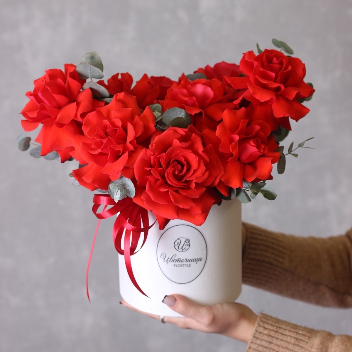 Французские красные розы